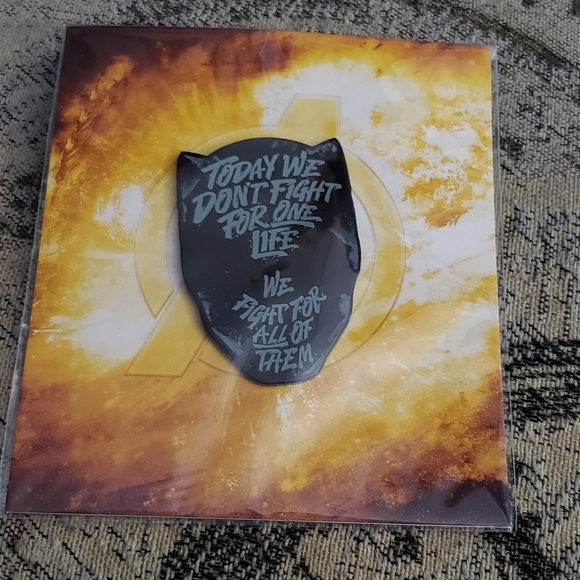 Loot Crate Pins and More! LootAnime, LootGaming, Marvel - Over 30 Pieces!! - Picture 11 of 12